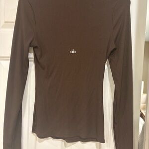 ALO Yoga Chocolate Long Sleeve Tee